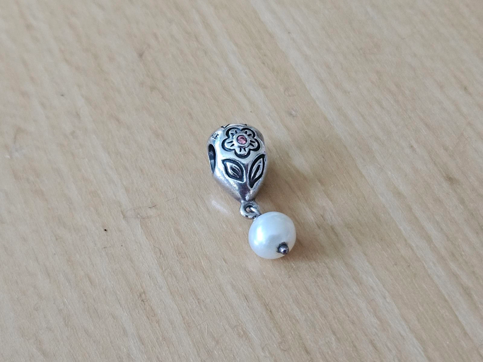 Pandora hanger parel roze